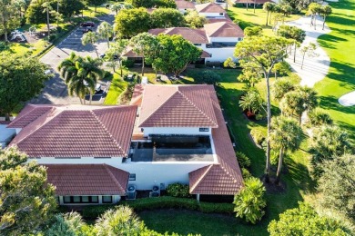 This beautifully renovated 2-bedroom, 2-bath townhouse offers a on Quail Ridge Golf Course and Country Club in Florida - for sale on GolfHomes.com, golf home, golf lot