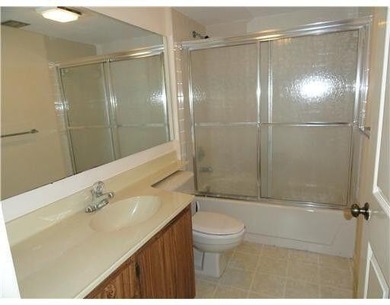 BRIGHT 2BEDROOM/2BATH FORTH FLOOR PENTHOUSE END UNIT OFFERS on Bear Lakes Country Club in Florida - for sale on GolfHomes.com, golf home, golf lot