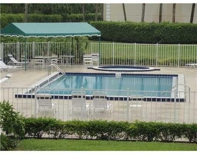 BRIGHT 2BEDROOM/2BATH FORTH FLOOR PENTHOUSE END UNIT OFFERS on Bear Lakes Country Club in Florida - for sale on GolfHomes.com, golf home, golf lot