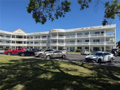 LIGHT AND BRIGHT! 3RD FLOOR, END UNIT WITH PRIME LOCATION! on On Top Of The World Golf Course in Florida - for sale on GolfHomes.com, golf home, golf lot