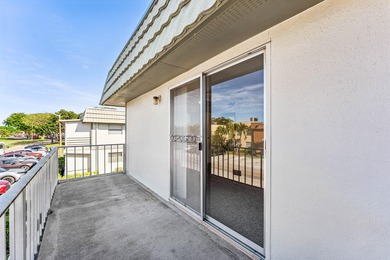 Well maintained condominium located in the desirable Flanders on Kings Point Golf -Flanders Way in Florida - for sale on GolfHomes.com, golf home, golf lot