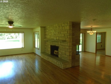 Mid-century modern ranch style home located on the 14th hole of on Club Green Meadows in Washington - for sale on GolfHomes.com, golf home, golf lot