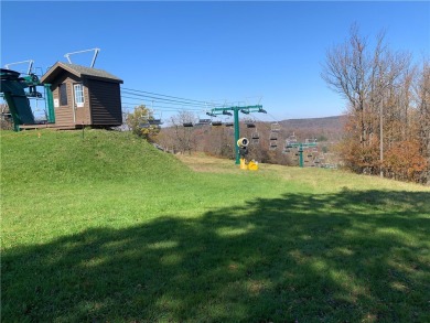 Stunning 3 bedroom condo in prime location!  Experience the on Hidden Valley Golf Club in Pennsylvania - for sale on GolfHomes.com, golf home, golf lot