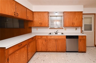 3-bedroom, 2-bathroom, 2-car garage home in Ocean Terrace with a on Oso Beach Municipal Golf Course in Texas - for sale on GolfHomes.com, golf home, golf lot