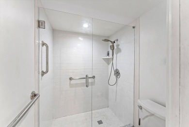 Great location in Kittiwake, just steps away from all club on Quail Ridge Golf Course and Country Club in Florida - for sale on GolfHomes.com, golf home, golf lot