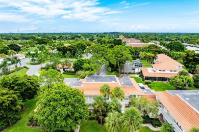 Great location in Kittiwake, just steps away from all club on Quail Ridge Golf Course and Country Club in Florida - for sale on GolfHomes.com, golf home, golf lot