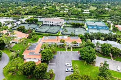 Great location in Kittiwake, just steps away from all club on Quail Ridge Golf Course and Country Club in Florida - for sale on GolfHomes.com, golf home, golf lot