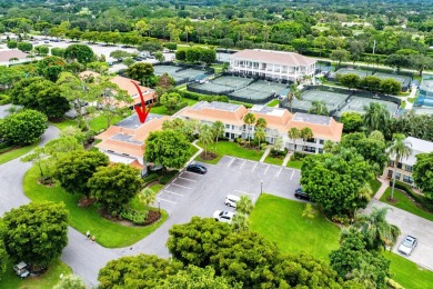 Great location in Kittiwake, just steps away from all club on Quail Ridge Golf Course and Country Club in Florida - for sale on GolfHomes.com, golf home, golf lot