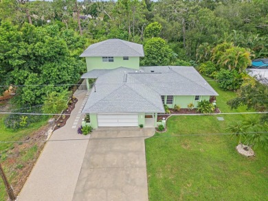 Two homes for the price of one!  This charming Venice retreat on Jacaranda West Country Club in Florida - for sale on GolfHomes.com, golf home, golf lot