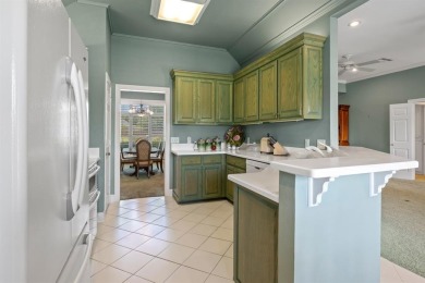 Charming Garden Home with Golf Course & Lake Views.  
Enjoy on Mount Pleasant Country Club in Texas - for sale on GolfHomes.com, golf home, golf lot