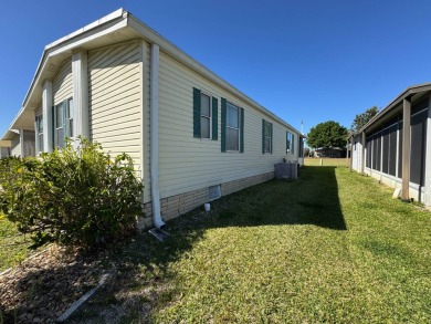 Looking for the perfect getaway in sunny Florida? Look no on Lake Henry Golf Club in Florida - for sale on GolfHomes.com, golf home, golf lot