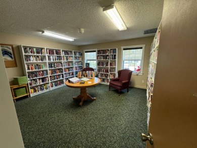 Looking for the perfect getaway in sunny Florida? Look no on Lake Henry Golf Club in Florida - for sale on GolfHomes.com, golf home, golf lot