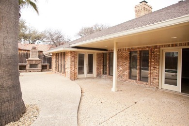 This home is waiting for the perfect family who loves to on Bentwood Country Club in Texas - for sale on GolfHomes.com, golf home, golf lot