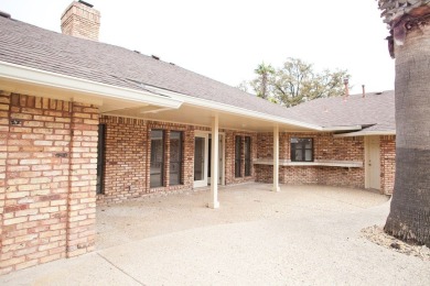 This home is waiting for the perfect family who loves to on Bentwood Country Club in Texas - for sale on GolfHomes.com, golf home, golf lot