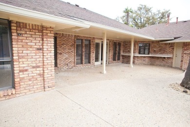 This home is waiting for the perfect family who loves to on Bentwood Country Club in Texas - for sale on GolfHomes.com, golf home, golf lot