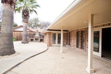 This home is waiting for the perfect family who loves to on Bentwood Country Club in Texas - for sale on GolfHomes.com, golf home, golf lot