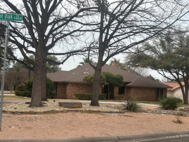 This home is waiting for the perfect family who loves to on Bentwood Country Club in Texas - for sale on GolfHomes.com, golf home, golf lot