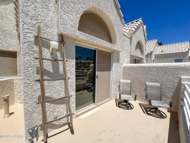 This fully furnished 2 bed, 3 bath condo is perfectly positioned on London Bridge Golf Course in Arizona - for sale on GolfHomes.com, golf home, golf lot