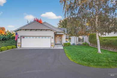 Welcome to this meticulously maintained single-level townhome on Quail Ridge Golf Course in Washington - for sale on GolfHomes.com, golf home, golf lot