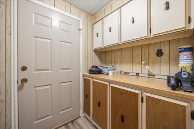 This light bright 2 bedroom 2 bath home is well maintained. Open on Zellwood Station Country Club in Florida - for sale on GolfHomes.com, golf home, golf lot