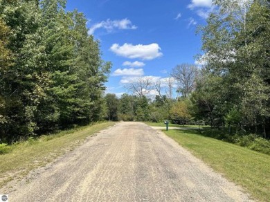 Beautiful lot in Fox Run Estates. Unit 31 Build your dream home on Fox Run Country Club in Michigan - for sale on GolfHomes.com, golf home, golf lot