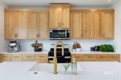 Built in 2023 and meticulously maintained by one owner, this on Hunters Point Golf Club in Idaho - for sale on GolfHomes.com, golf home, golf lot