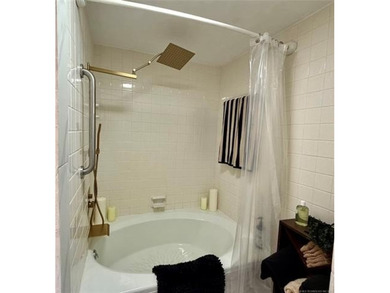 Beautifully updated downstairs studio condo offering comfort on Falconhead Resort and Country Club in Oklahoma - for sale on GolfHomes.com, golf home, golf lot