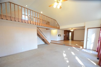 *TEE UP*  Located directly across from the beautiful Hot Springs on Hot Springs Golf and Country Club in Arkansas - for sale on GolfHomes.com, golf home, golf lot