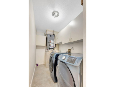 Spacious and well-maintained 3BD/2BA villa in the desirable on Aberdeen Golf and Country Club in Florida - for sale on GolfHomes.com, golf home, golf lot