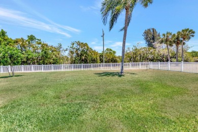 Spacious and well-maintained 3BD/2BA villa in the desirable on Aberdeen Golf and Country Club in Florida - for sale on GolfHomes.com, golf home, golf lot