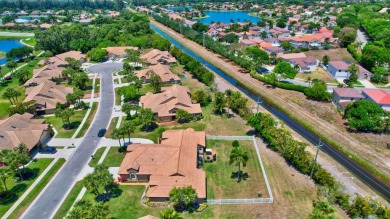 Spacious and well-maintained 3BD/2BA villa in the desirable on Aberdeen Golf and Country Club in Florida - for sale on GolfHomes.com, golf home, golf lot