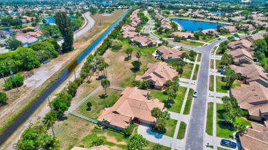 Spacious and well-maintained 3BD/2BA villa in the desirable on Aberdeen Golf and Country Club in Florida - for sale on GolfHomes.com, golf home, golf lot