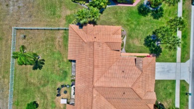 Spacious and well-maintained 3BD/2BA villa in the desirable on Aberdeen Golf and Country Club in Florida - for sale on GolfHomes.com, golf home, golf lot