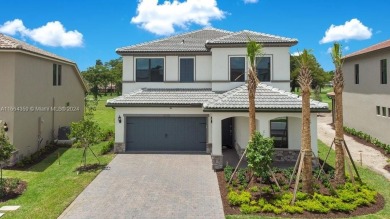 SELLER MOTIVATED! BEST PRICE IN THE COMMUNITY. BUYER FINANCING on Woodmont Country Club in Florida - for sale on GolfHomes.com, golf home, golf lot