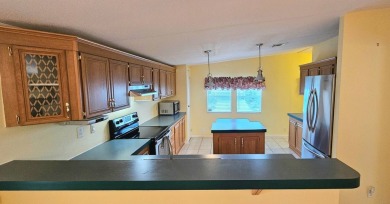 Stunning 3 bedroom 2 bath home in 55,+ Resort style community in on Zephyrhills Municipal Golf Course in Florida - for sale on GolfHomes.com, golf home, golf lot