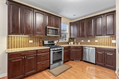 Stunning End-Unit Townhome with Finished Basement in Shadow on White Deer Run Golf Club in Illinois - for sale on GolfHomes.com, golf home, golf lot
