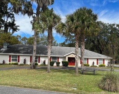 Gorgeous home now offered in the sought after Foxwood Farms on Ocala Palms Golf and Country Club in Florida - for sale on GolfHomes.com, golf home, golf lot