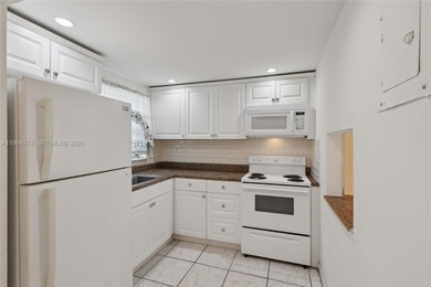 Beautiful 1BR/1BA in sought-after Sunrise Lakes 55+ community! on Sunrise Lakes Phase III in Florida - for sale on GolfHomes.com, golf home, golf lot