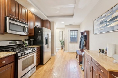 Spacious and meticulously maintained 2BD/2BA in West Ridge! This on Robert Black Golf Course in Illinois - for sale on GolfHomes.com, golf home, golf lot