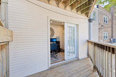 Spacious and meticulously maintained 2BD/2BA in West Ridge! This on Robert Black Golf Course in Illinois - for sale on GolfHomes.com, golf home, golf lot
