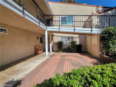 Wonderful lower end unit Catalina model with panoramic beautiful on Leisure Village Par 3 Golf Course in California - for sale on GolfHomes.com, golf home, golf lot