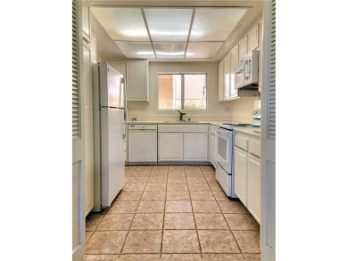 Wonderful lower end unit Catalina model with panoramic beautiful on Leisure Village Par 3 Golf Course in California - for sale on GolfHomes.com, golf home, golf lot