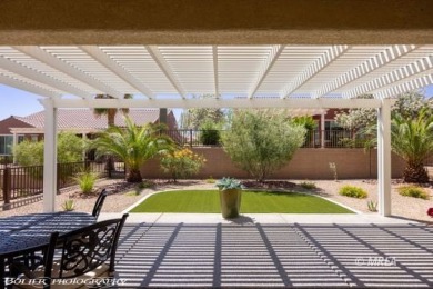 This delightful single-level 2-bedroom, 2-bathroom home is on Conestoga Golf Club in Nevada - for sale on GolfHomes.com, golf home, golf lot