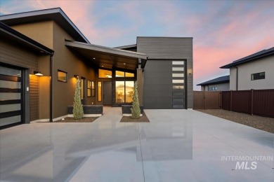 Downey Construction presents this stunning, modern custom-built on River Birch Golf Course in Idaho - for sale on GolfHomes.com, golf home, golf lot
