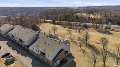 Updated main floor end-unit condo with WeaverRidge golf course on WeaverRidge Golf Club in Illinois - for sale on GolfHomes.com, golf home, golf lot