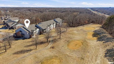Updated main floor end-unit condo with WeaverRidge golf course on WeaverRidge Golf Club in Illinois - for sale on GolfHomes.com, golf home, golf lot