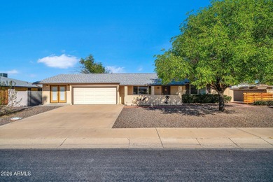 Looking for a 2 bedroom 2 bath home PLUS DEN in Sun City?? on Sun City Lakes West and East in Arizona - for sale on GolfHomes.com, golf home, golf lot