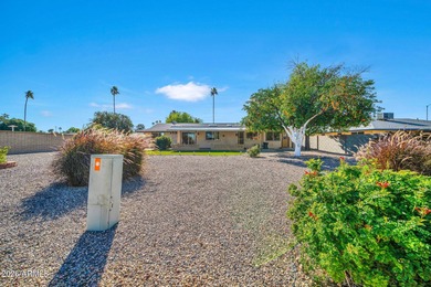 Looking for a 2 bedroom 2 bath home PLUS DEN in Sun City?? on Sun City Lakes West and East in Arizona - for sale on GolfHomes.com, golf home, golf lot