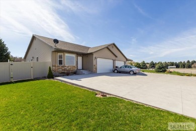 Attention golfers! 4 Bedroom 3 bath townhome that backs up to on Idaho Falls Country Club in Idaho - for sale on GolfHomes.com, golf home, golf lot
