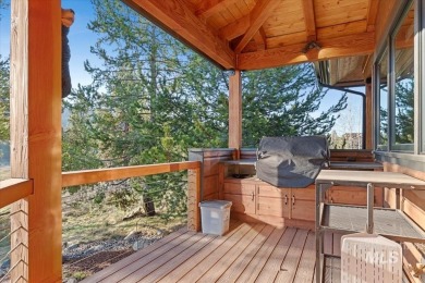 Welcome to this Mountain retreat that offers luxury and comfort on Jug Mountain Ranch Golf Course in Idaho - for sale on GolfHomes.com, golf home, golf lot